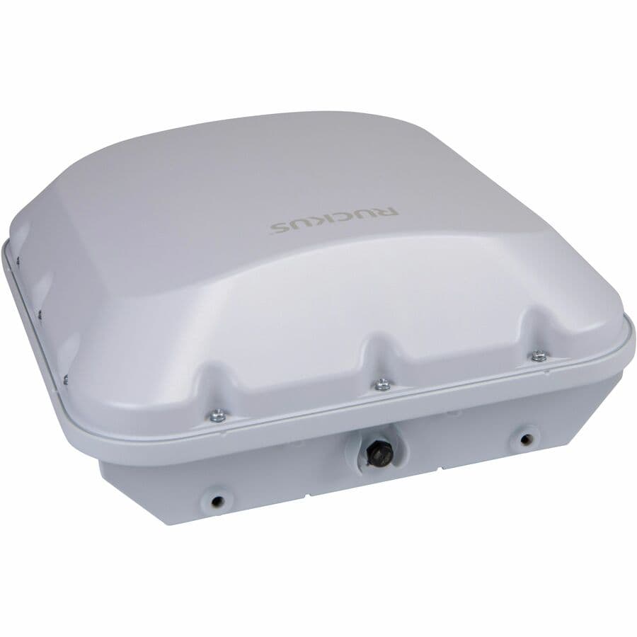 T670 Wi-Fi 7 outdoor access point with 2x2+2x2+2x2 radio design for enterprise outdoor coverage