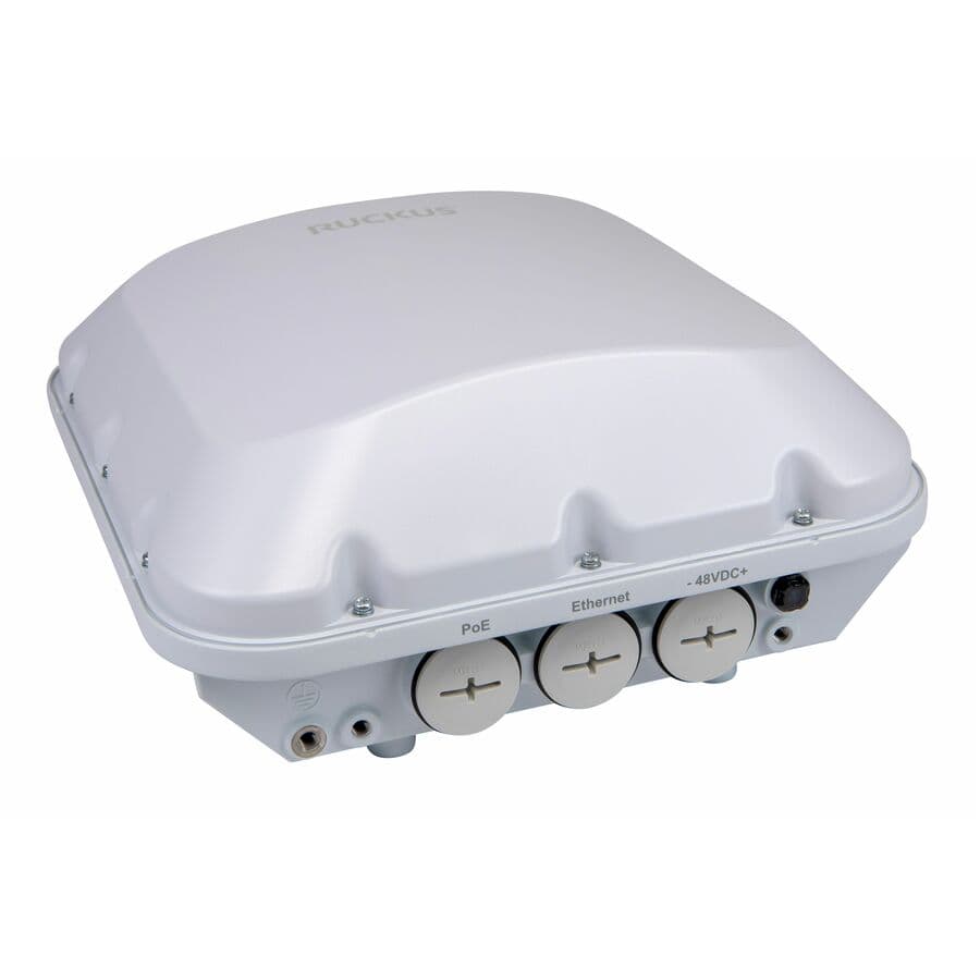 T670 Wi-Fi 7 outdoor access point with 2x2+2x2+2x2 radio design for enterprise outdoor coverage